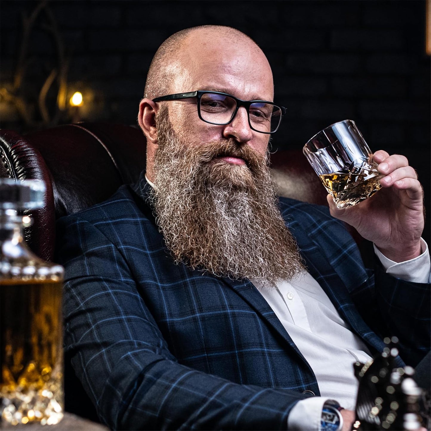 WHISISKEY Set de Verre a Whisky - Coffret Whisky Cadeau Homme - Verre à Whisky & Rhum - 4 Verres à Whisky x 310ML, 8 Pierre a Whisky, 4 sous-Verres, Whiskey Accessories
