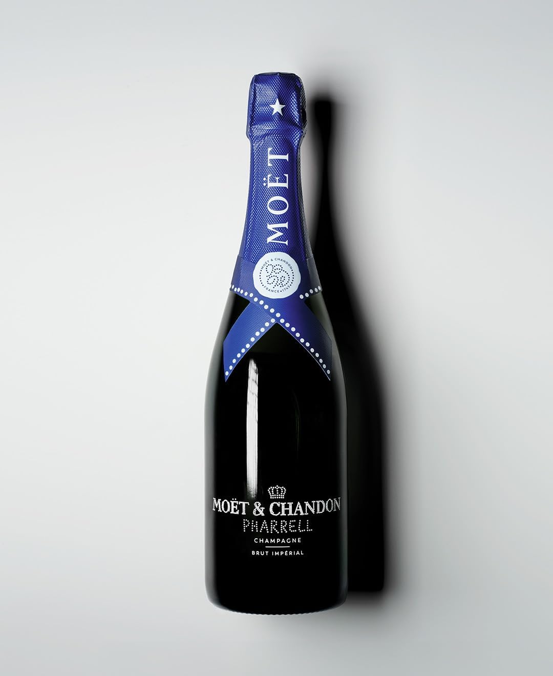Moët & Chandon x Pharrell Williams Brut Impérial Champagne 12,5% 75cl sous étui Édition limitée (Couleur de l'édition aléatoire)