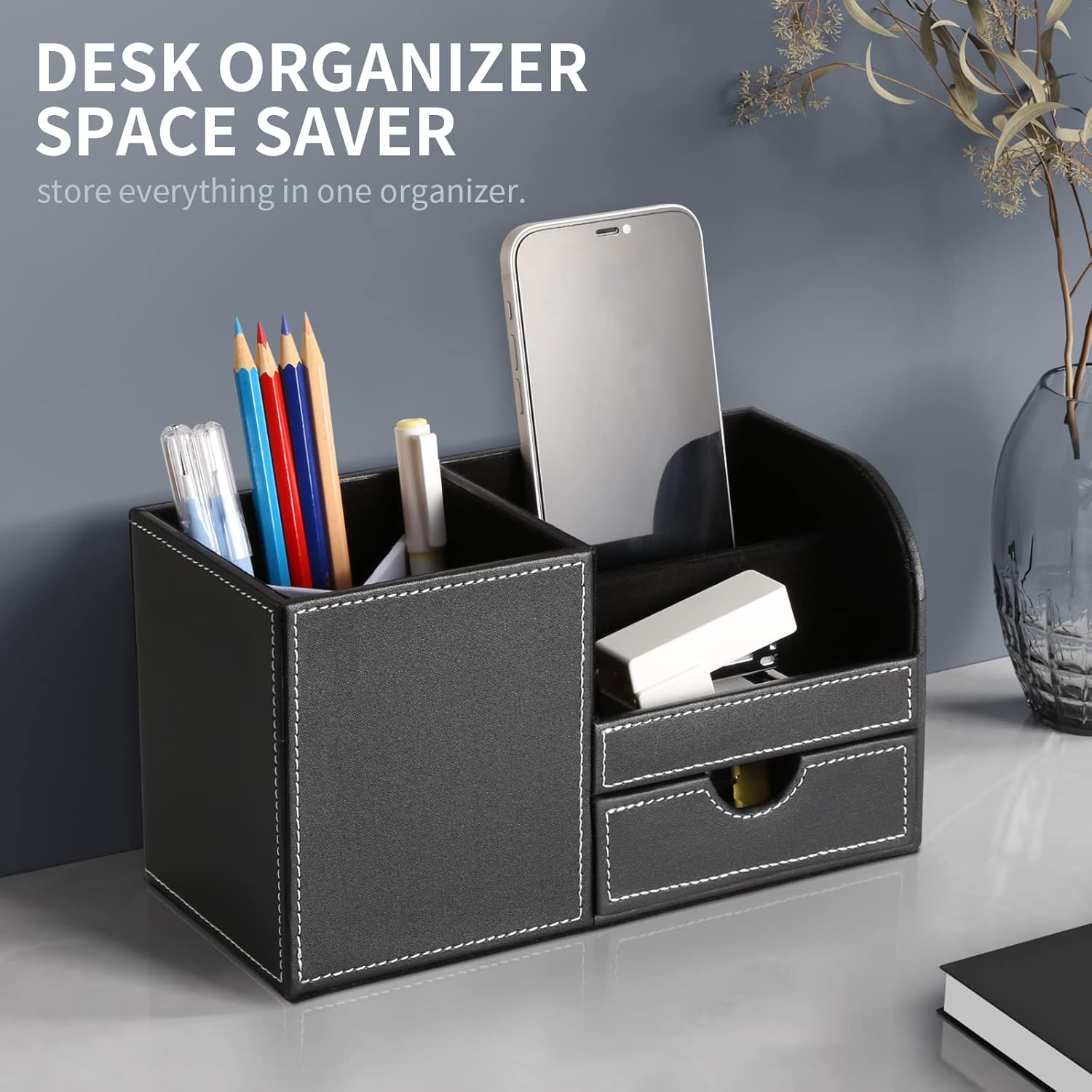 GORESE Organisateur de Bureau, Rangement de Bureau en Cuir Pot à Crayons Porte-Stylo Peu Encombrant, 4 Compartiments de Stylos, Agrafeuses, Dossiers, Notes Autocollantes, Téléphones(Noir 1)