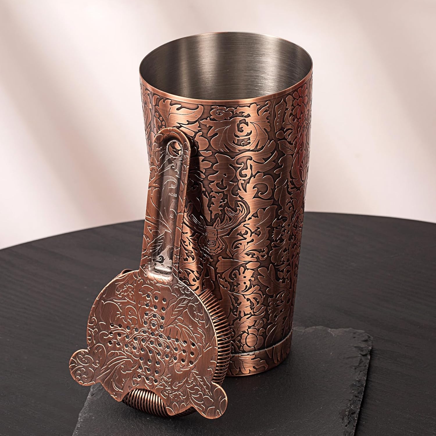 Sky Fish® Shaker à Cocktail Boston, Kit Cocktail Professionnel, Ensemble de 18 Pièces pour Barman avec Motifs de Gravure 3D, Entretien Facile à la Main, Cuivre Antique