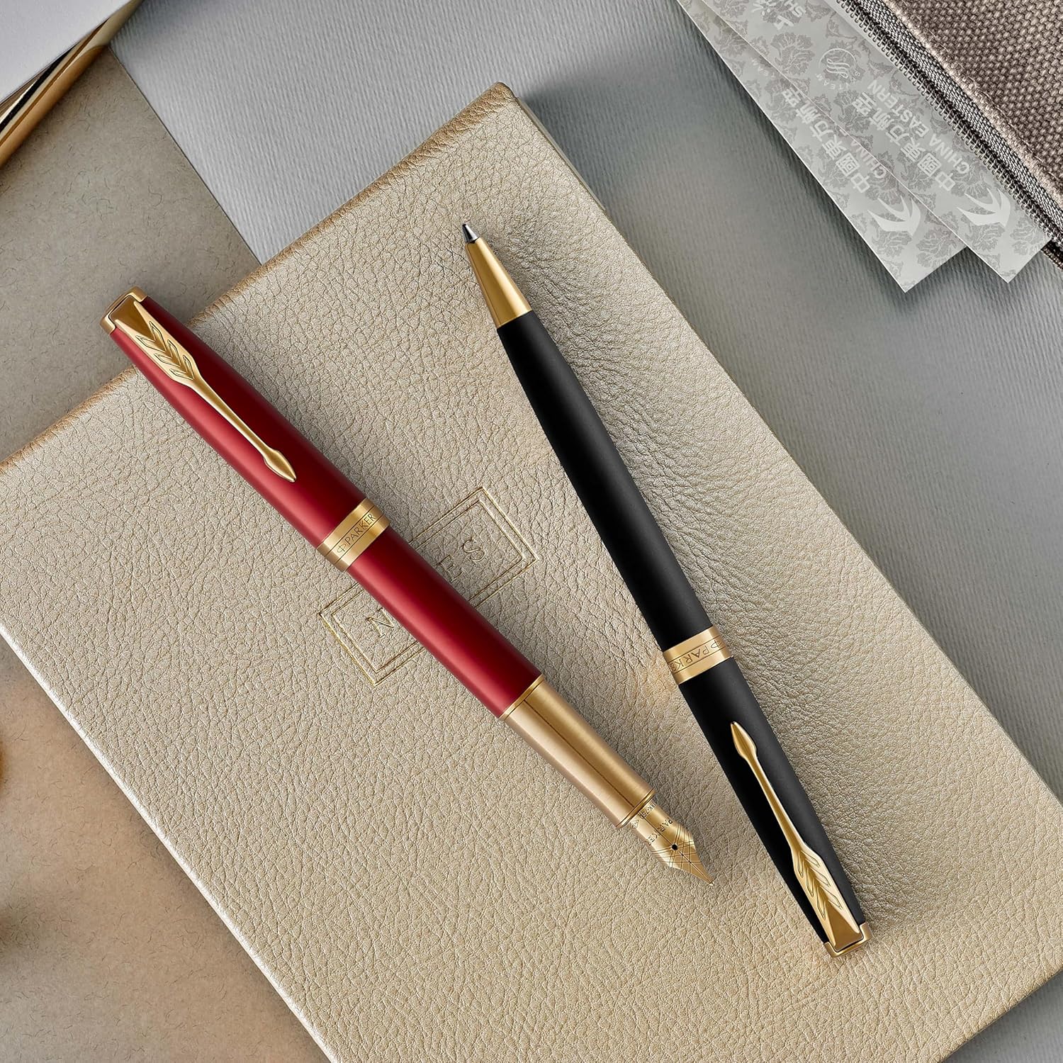 Parker Sonnet stylo bille luxe | laque noir mat avec attributs palladium | pointe moyenne | encre noir | coffret cadeau